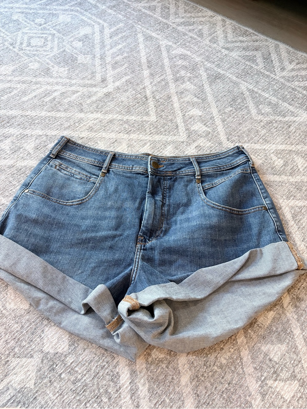 Blue Denim Cuffed Women’s Shorts
